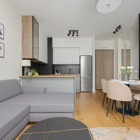 Διαμέρισμα Cozy With Air Conditioner And Parking By Renters